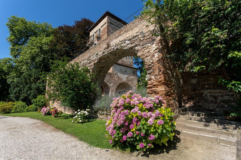 Gasthof Massimago Wine Tower *